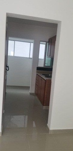 Imagen 5 de 13 de Alquiler De Apartamento En Villa Marina