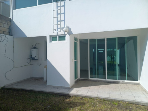 Vendo Amplia Casa Con Buena Distribución Y Gran Jardín En Cuautla Morelos