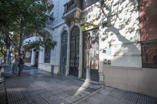 Imagen 2 de 27 de Venta- P.h De 3 Ambientes Con Habitación Auxiliar En Planta Baja - Caballito