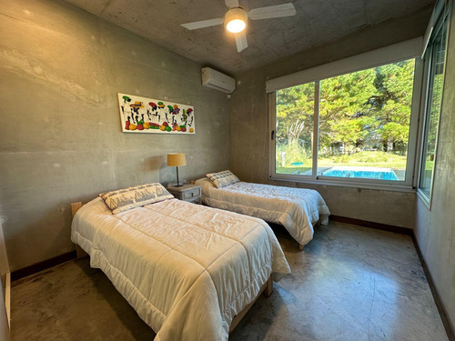 Casa En Venta - 4 Dormitorios 4 Baños - Pinamar