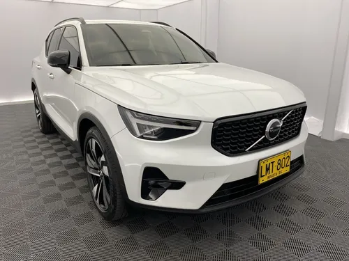 Volvo XC40 2.0 B5 Poll Star Hibrida