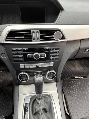 Imagen 6 de 12 de Mercedes-benz Clase C 2013 1.8 C200 City Edition B.eff A/t