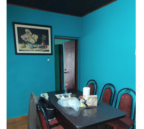 Imagen 3 de 13 de Vendo Casa A Media Cuadra De La Plaza 3 Dormitorios En Buen Estado Consulte!!!!!!