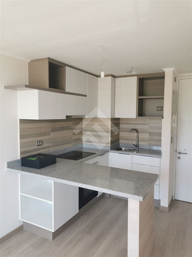 Departamento En Venta De 2 Dorm. 2 Baños Metro Plaza Maipú