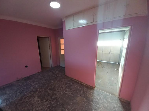 Casa En Venta - 2 Dormitorios 1 Baño - Cochera - 360mts2 - San Carlos De Bolívar