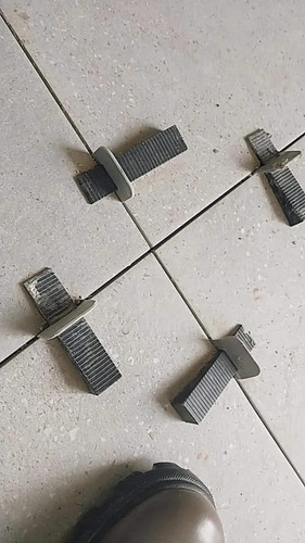 Imagen 2 de 2 de Bolsa Nivelador Separador De Porcelanato Y Cerámica 1mm