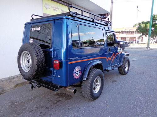 Imagen 4 de 12 de Jeep Wrangler Chasis Largo 1991 Restaurado