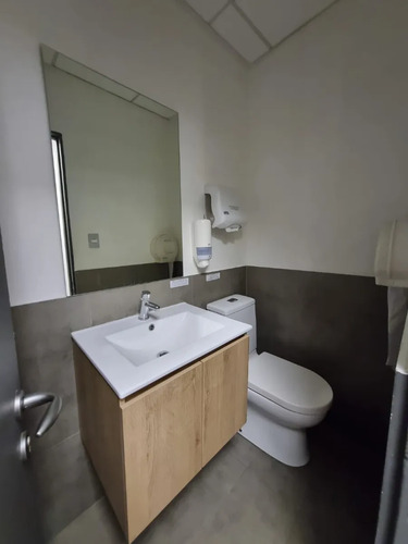 Amoblada  Estaciones De Trabajo 332m2 Recepcion  Privados 
