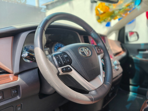 Toyota Sienna 3.5 Limited At