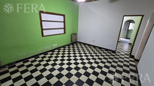 Venta Casa De 4 Ambientes Con Cochera En Bernal Oeste