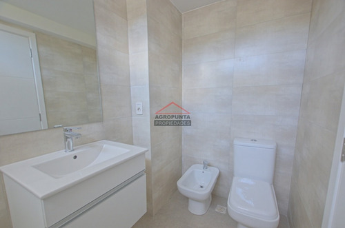 Apartamento En Punta Del Este- Ref: 5398