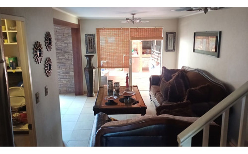 En Venta Casa 2 Pisos 3d / 2 Baños Galilea Los Ángeles $105