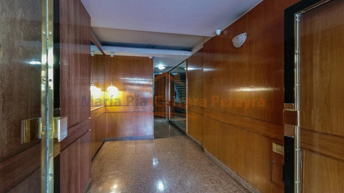 Venta Departamento 4 Ambientes Piso 6º Frente Azcuenaga Y Av Cordoba A Reciclar