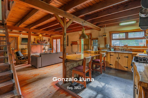 Venta De Casa En El Bosque Peralta Ramos En La Ciudad De Mar Del Plata.