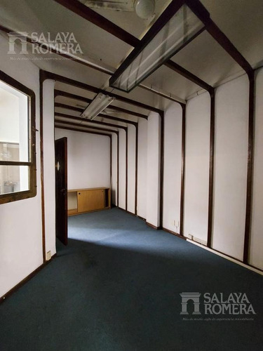 Imagen 6 de 17 de Oficina En Venta - Tribunales Con Un Encanto Diferente