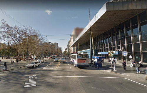Venta Oficina Sobre Calle Guayabos Cordón Montevideo
