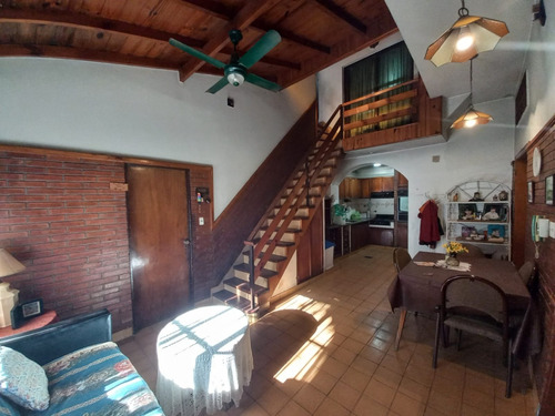 Venta Casa Lote Propio Con Garage Cubierto Y Local En Esquina 2 Plantas Con 2 Terrazas Tiene 166 M2 Cubiertos. A 3 Cuadras Parque Sarmiento Y Av Balbin, 4 Cuadras Av Gral Paz Y A 3 Cuadras Av Parque