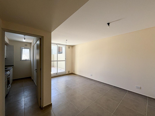 Departamento De 2 Dormitorios A Estrenar Con Cochera, Patio Y Amenities