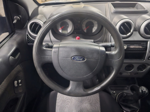 Ford Fiesta 1.0 MPI FIRST SEDAN 8V FLEX 4P MANUAL