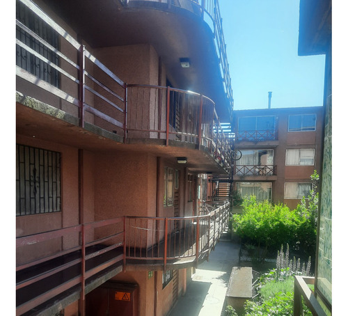 Condominio Las Palmas , Depto. Con Estacionamiento