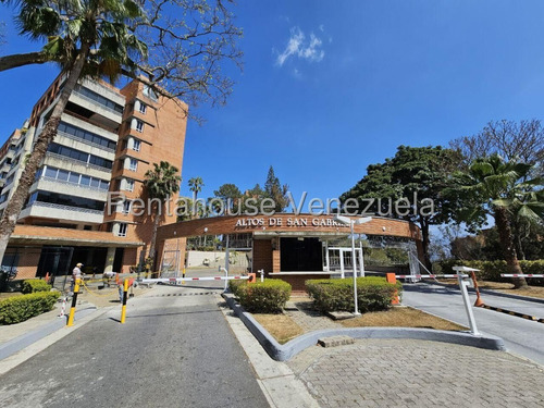Estupendo Y Amplio Apartamento En Alquiler Con Inmejorable Ubicación La Tahona