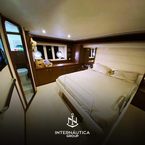 Lancha Ferretti 680 Fly 2014 Intermarine Azimut Schaefer