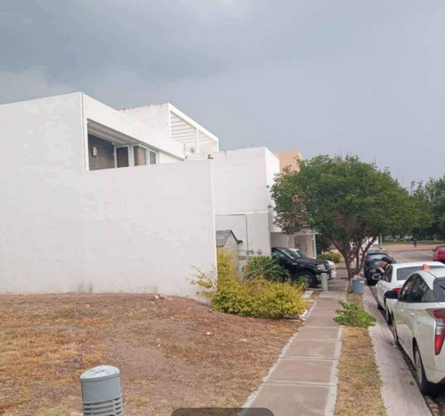 Terreno En Venta En Condominio Al Norte De Aguascalientes