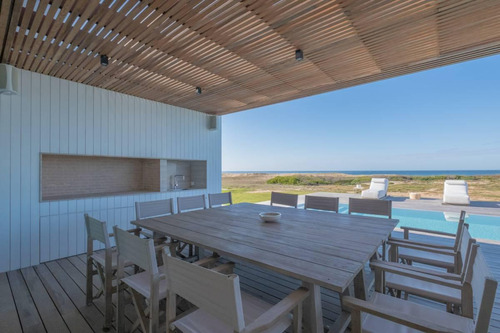 Casa A Estrenar Frente Al Mar En La Bonita