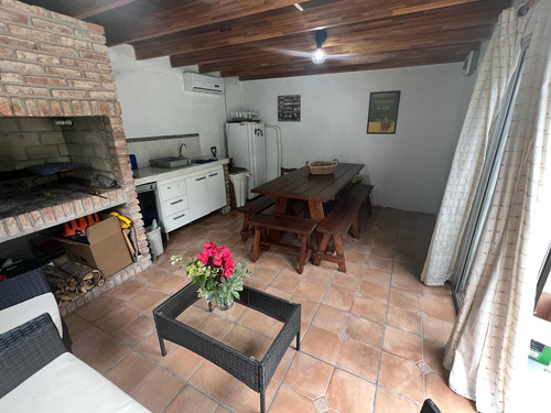 Dueño Vende Amplia Casa Con Piscina En Costa Azul. 600 M2.