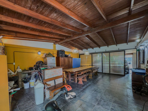 Casas En Venta Con Parque Y Pileta City Bell