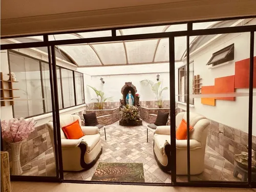 Vendo Apartamento En Laureles Medellín En Edificio De 185 M², Piso 1