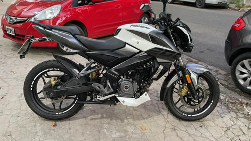 Bajaj Ns200