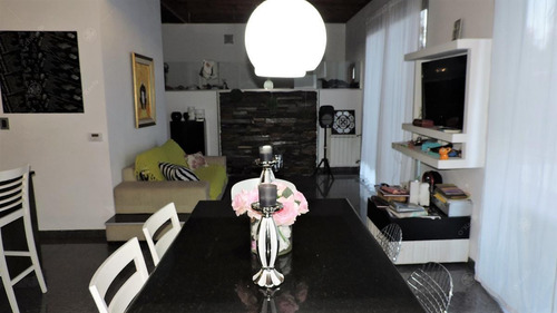 Imagen 7 de 17 de Casa En Venta En Una Planta De Tres Dormitorios Sobre Amplio Lote