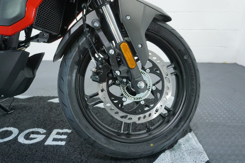 Imagen 9 de 23 de Voge 300 Ds Con Baul De Regalo Moto Touring