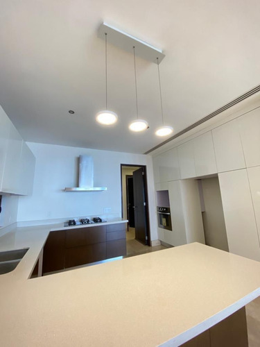 Amplia Casa En Condominio En Venta En Chablekal