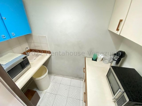 Imagen 2 de 14 de Oficina En Venta La Urbina 22-23776 Renta House Los Samanes