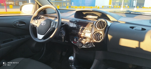 Imagen 2 de 15 de Toyota Etios 2016 1.5 Sedan Xs