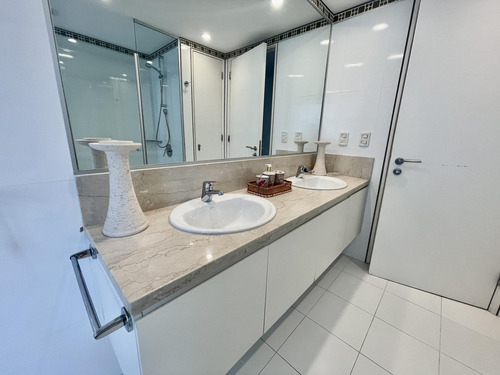 Apartamento 3 Dormitorios Primera Linea Playa Brava Punta Del Este