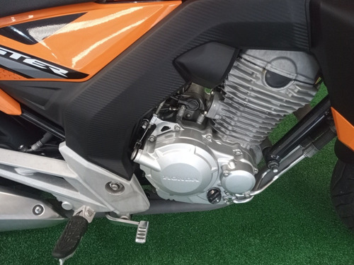 Imagem 7 de 10 de Honda Cb 250 Twister