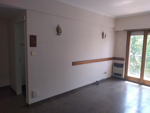 Imagen 7 de 22 de Departamento De 3 Ambientes - A La Calle - Moreno 3100