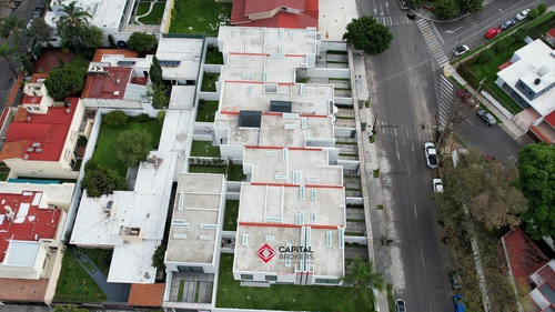 Imagen 11 de 30 de Casa De Lujo Moderna Zona Chapalita