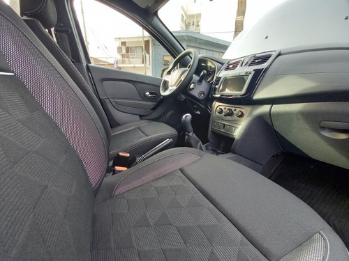 Imagen 14 de 16 de Renault Logan Zen 1,6 2022