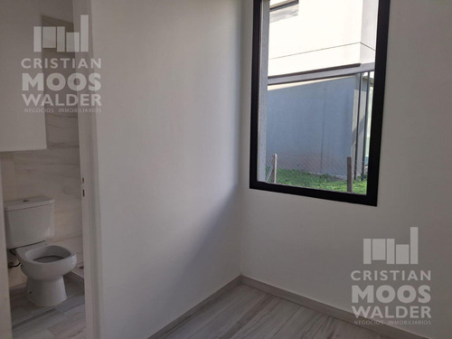 Casa En Venta 6 Ambientes En Barrio Acacias Puertos