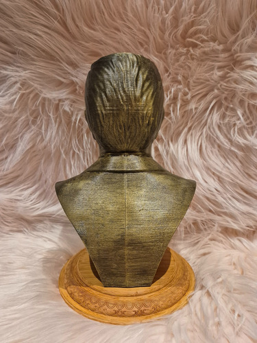 Busto Del Dr. Raúl Ricardo Alfonsín. Ex Presidente Argentino Dorado