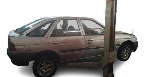 Imagem 3 de 10 de Sucata Escort Zetec 2000 1.8 16v
