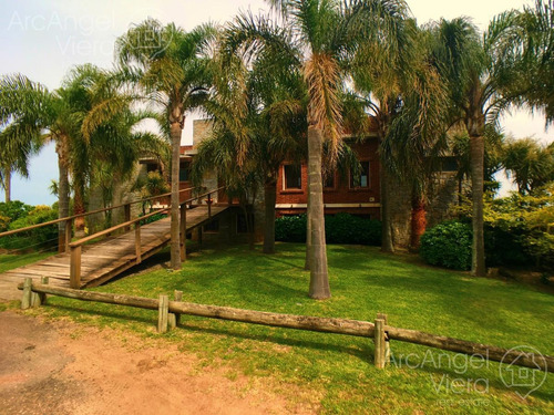Casa Con Piscina Vista Al Mar En Punta Ballena En Alquiler Venta