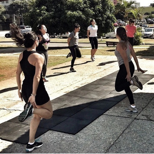 Imagem 7 de 9 de Kit 12 Pisos Borracha Crossfit Playground 50x50x1,5cm