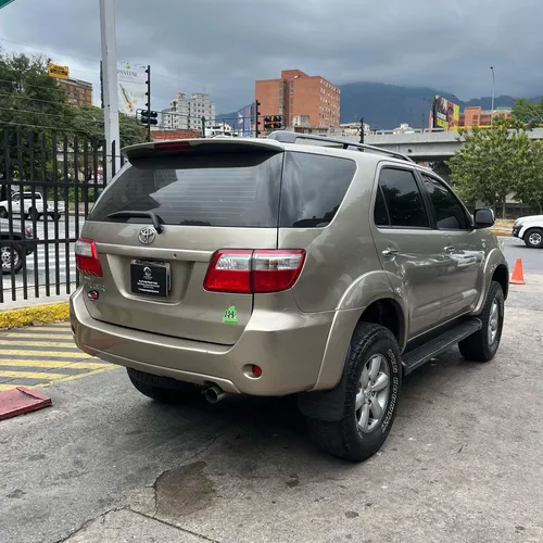 Toyota Fortuner 2012 4x4