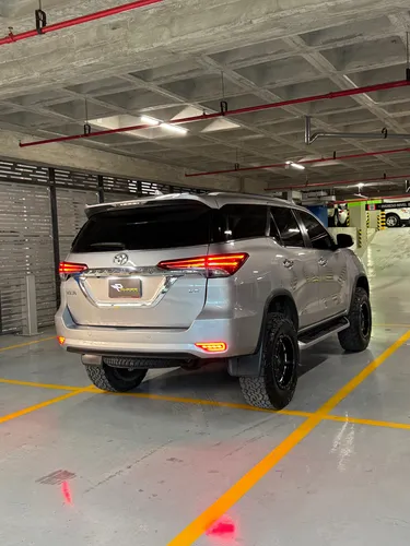 Toyota Fortuner 2018 4.0