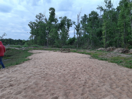 Casa En Delta Tigre Barrio Aldea Del Luján, Con Estacionamiento Y Cruce Incluido